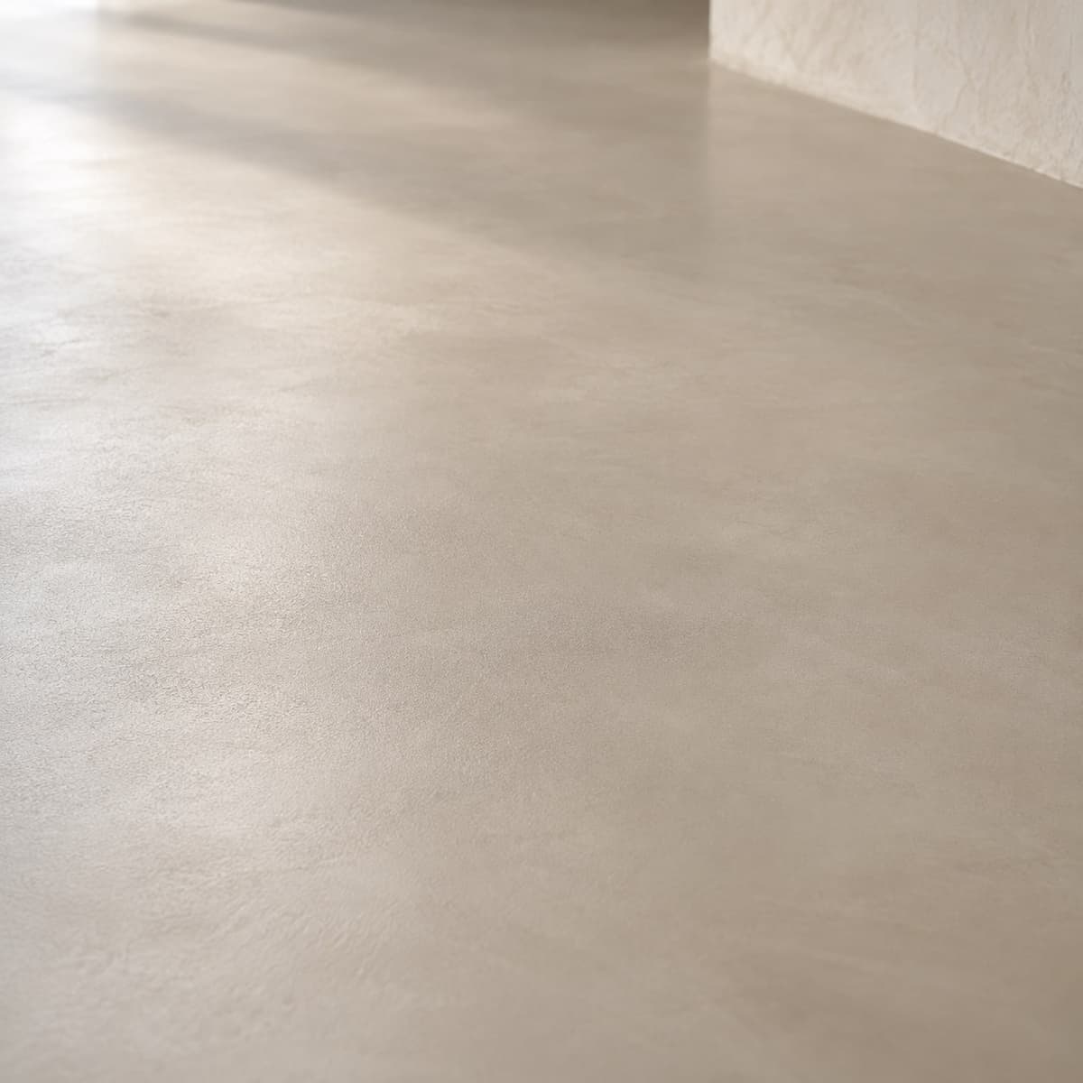Detail van het matte oppervlak van een PU gietvloer